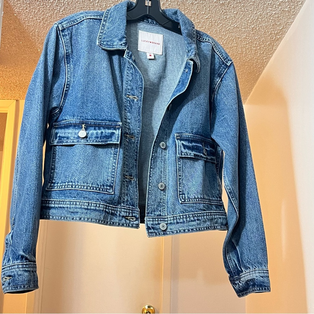 NWOT- New Lucky Brand Denim Oversized Denim Trucker Jean Jacket crop – Size M